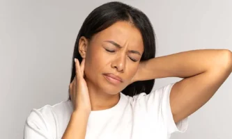 Your Pillow’s Dark Secret: Why Your Neck Hurts Every Morning!